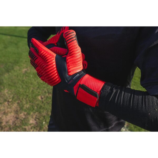دستکش دروازه بانی کیپستا دکتلون - KIPSTA Goalkeeper Gloves CLR F900 - قرمز/مشکی - Image 5