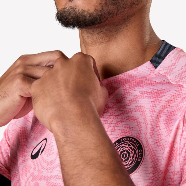 تی شرت فوتبال کیپستا دکتلون - KIPSTA Adult Soccer Jersey Viralto II - صورتی/مشکی - Image 4