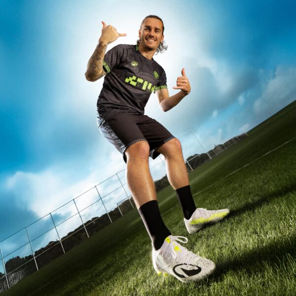 تی شرت فوتبال کیپستا دکتلون - KIPSTA Adult Soccer Jersey Viralto II - مشکی/سبز - Image 7