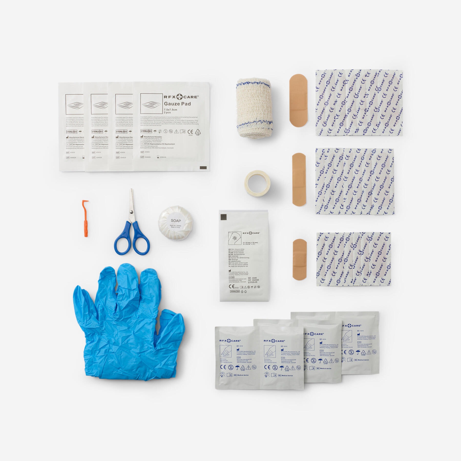 کیف کمک های اولیه دکتلون - FORCLAZ First Aid Kit - چهل و یک قطعه کیف کمک های اولیه دکتلون - FORCLAZ First Aid Kit - چهل و یک قطعه - Image 3