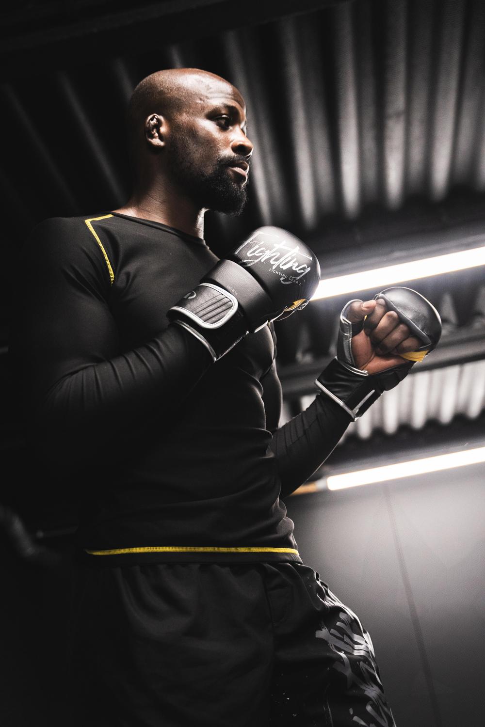 دستکش ام ام ای دکتلون - Outshock Adult MMA Gloves - نقره ای دستکش ام ام ای دکتلون - Outshock Adult MMA Gloves - نقره ای - Image 9