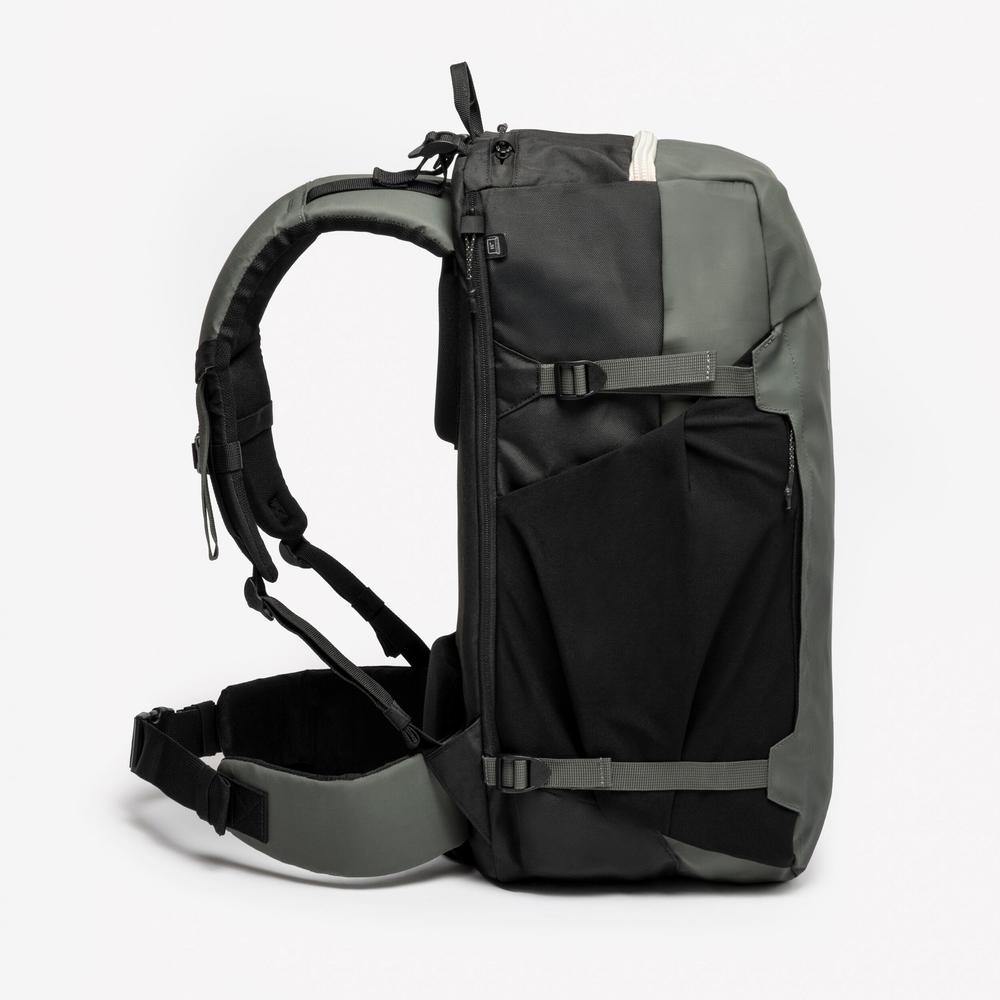 کوله پشتی کمپینگ و کوهنوردی فورکلاز - FORCLAZ Travel 500 Organizer 40 L - خاکستری کوله پشتی کمپینگ و کوهنوردی فورکلاز - FORCLAZ Travel 500 Organizer 40 L - خاکستری - Image 5