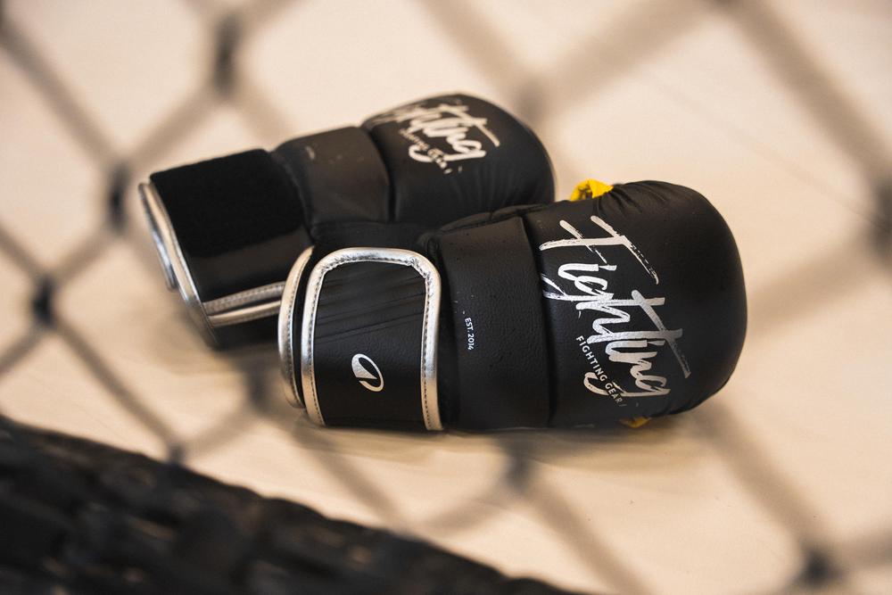 دستکش ام ام ای دکتلون - Outshock Adult MMA Gloves - نقره ای دستکش ام ام ای دکتلون - Outshock Adult MMA Gloves - نقره ای - Image 11