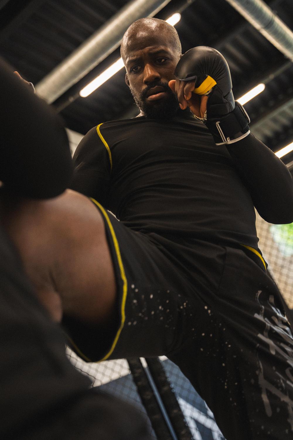 دستکش ام ام ای دکتلون - Outshock Adult MMA Gloves - نقره ای دستکش ام ام ای دکتلون - Outshock Adult MMA Gloves - نقره ای - Image 6