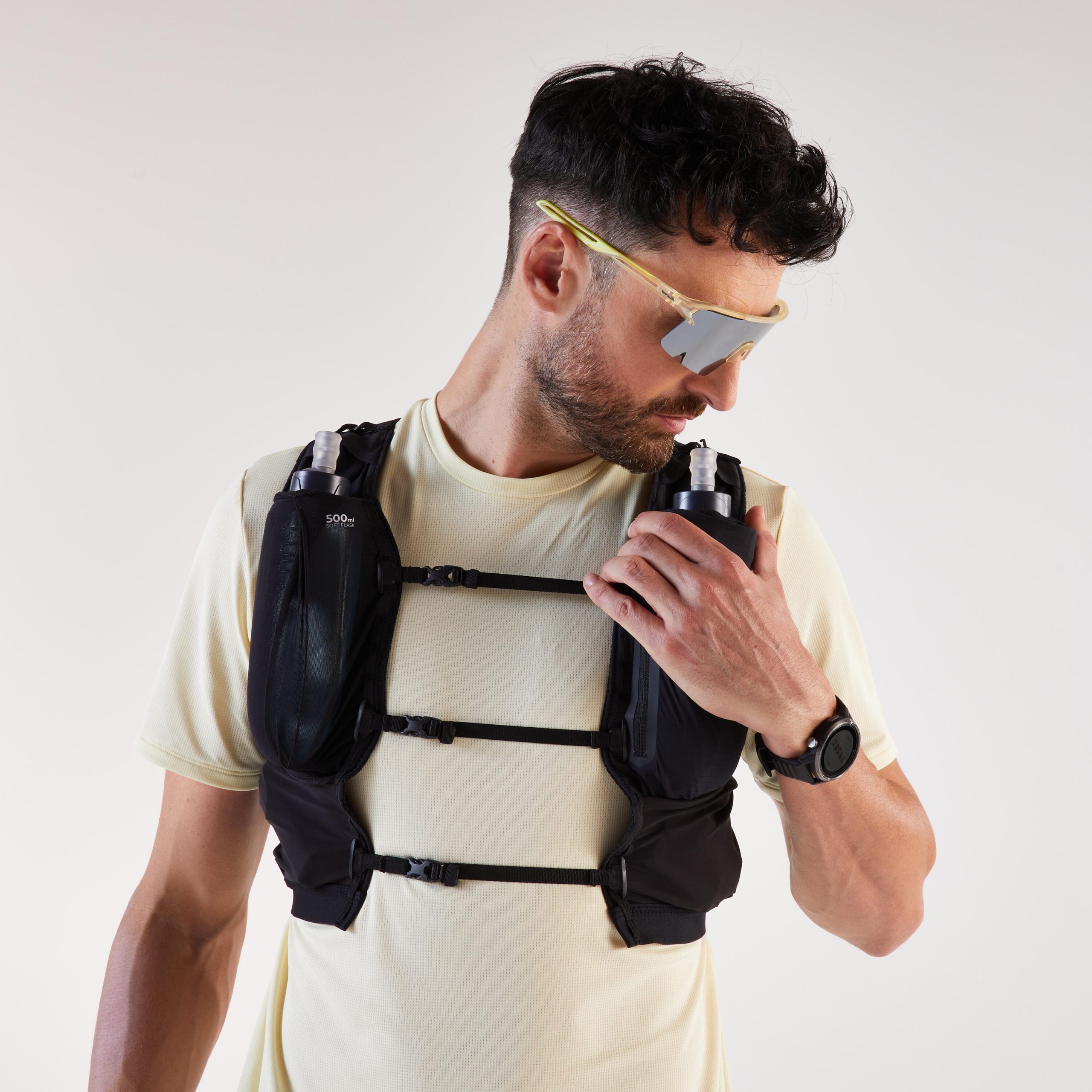 جلیقه دویدن و حمل آب بزرگسال Decathlon Kiprun 900 Race – خاکستری جلیقه دویدن و حمل آب بزرگسال Decathlon Kiprun 900 Race – خاکستری - تصویر 3