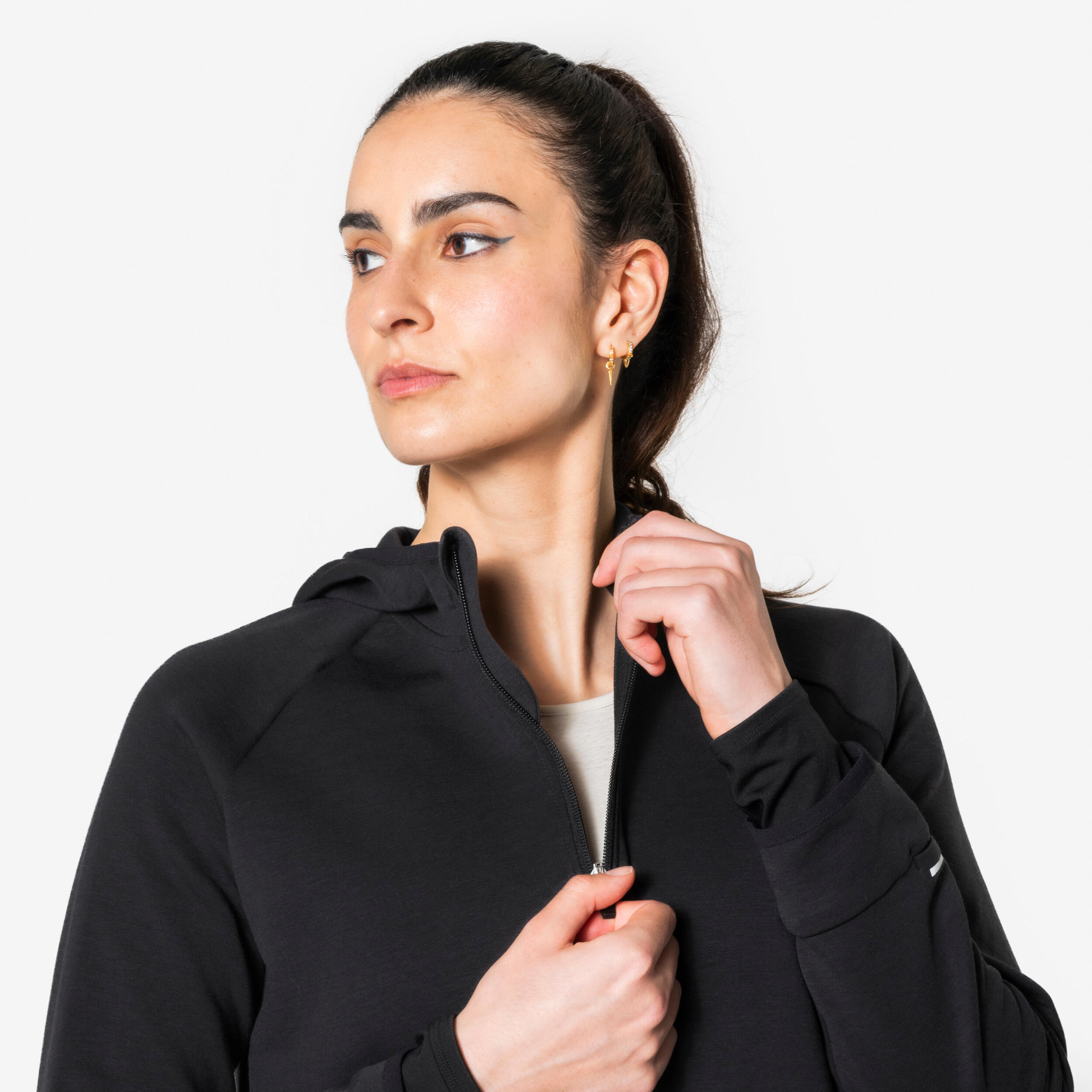 کاپشن و بارانی دویدن زنانه Decathlon KIPRUN Run 500 Warm – مشکی کاپشن و بارانی دویدن زنانه Decathlon KIPRUN Run 500 Warm – مشکی - تصویر 4