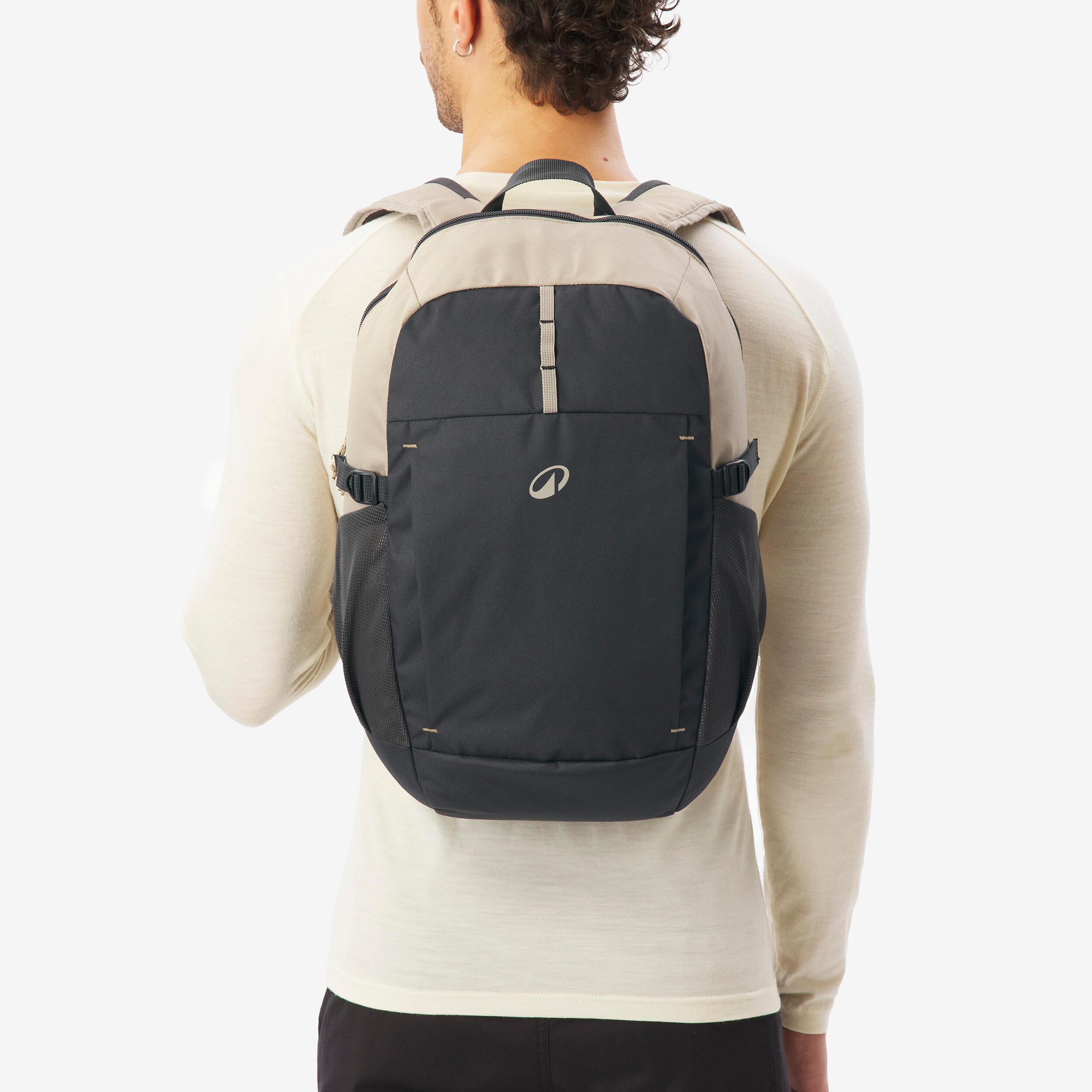 کولهپشتی ورزشی بزرگسال Decathlon Arpenaz 100 – بژ کولهپشتی ورزشی بزرگسال Decathlon Arpenaz 100 – بژ - تصویر 3